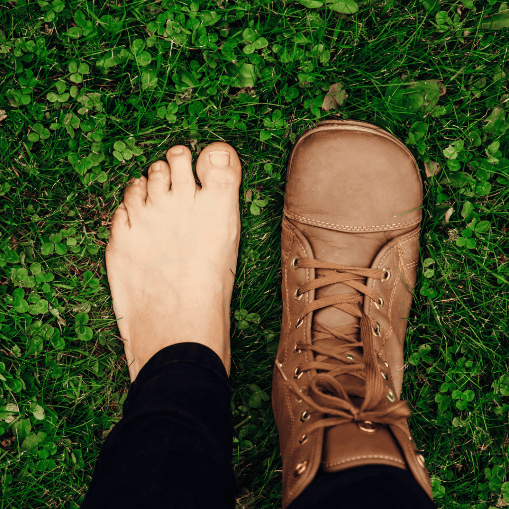 Je barefoot obuv vhodná na ploché nohy?